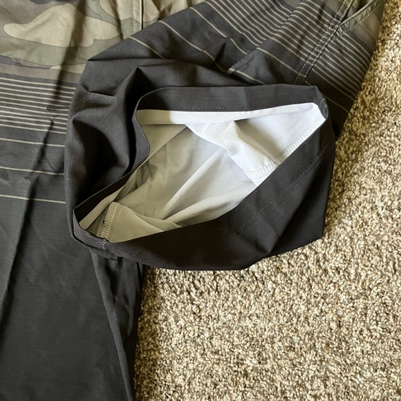 Goodfellow & Co. Men's Green Camo Hybrid Swim Shorts Size 40 NWT - Picture 4 of 7